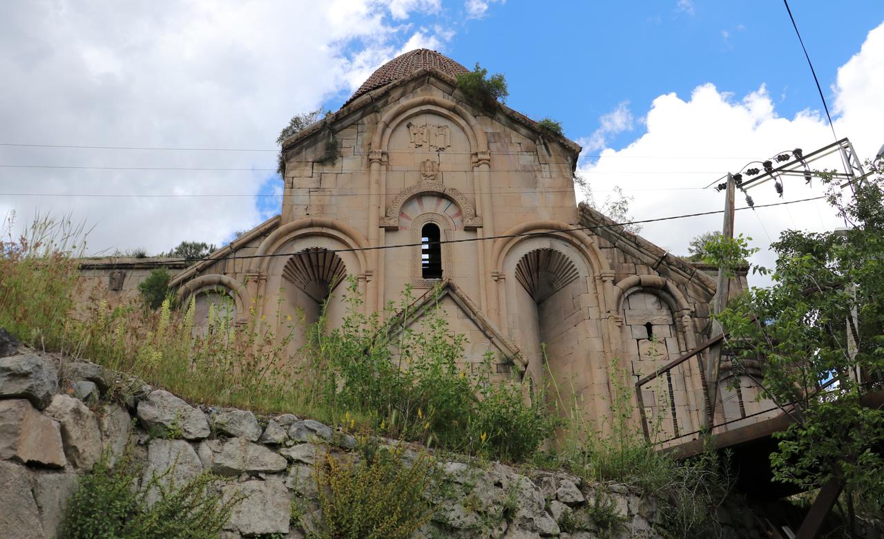 The historic Oshvank Church, a 10th-century Georgian Orthodox monastery awaiting restoration, is seen in Uzundere, Erzurum, Türkiye, June 22, 2026. (AA Photo)