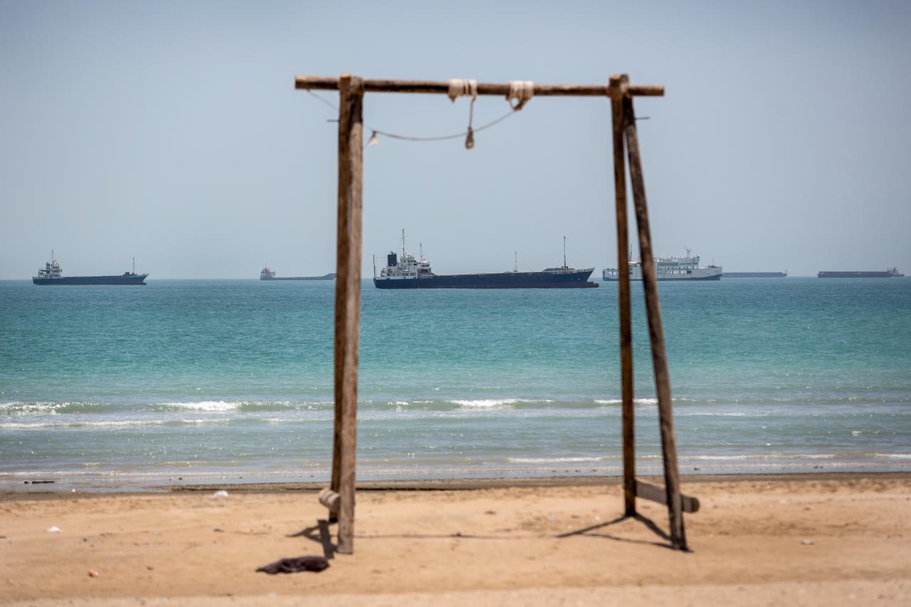 Oman, Iran stress coastal sovereignty, form Hormuz working group