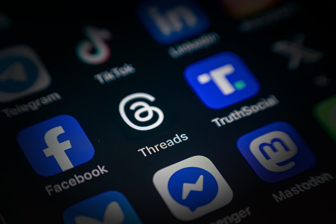 The Threads app icon is displayed among social media applications on a smartphone screen in Türkiye, June 5, 2025. (Adobe Stock Photo)
