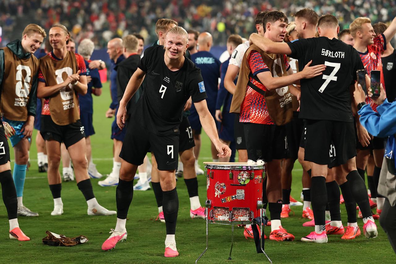 Norway moves level with France as Algeria keeps World Cup hopes alive