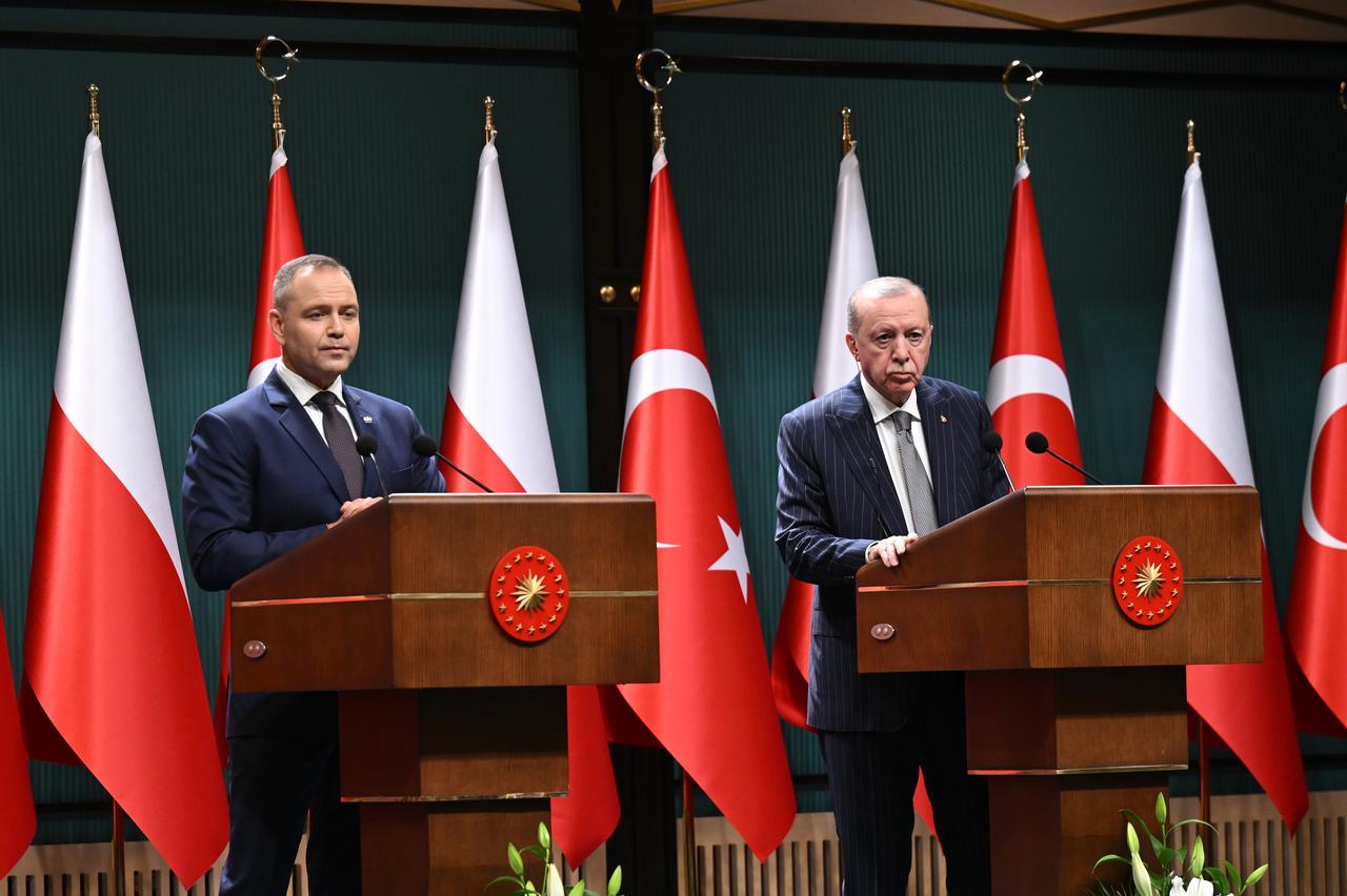 President Recep Tayyip Erdogan (R) and Polish President Karol Nawrocki (L) hold a joint press conference following their bilateral meeting at the Presidential Complex in Ankara, Türkiye on June 23, 2026. (AA Photo)
