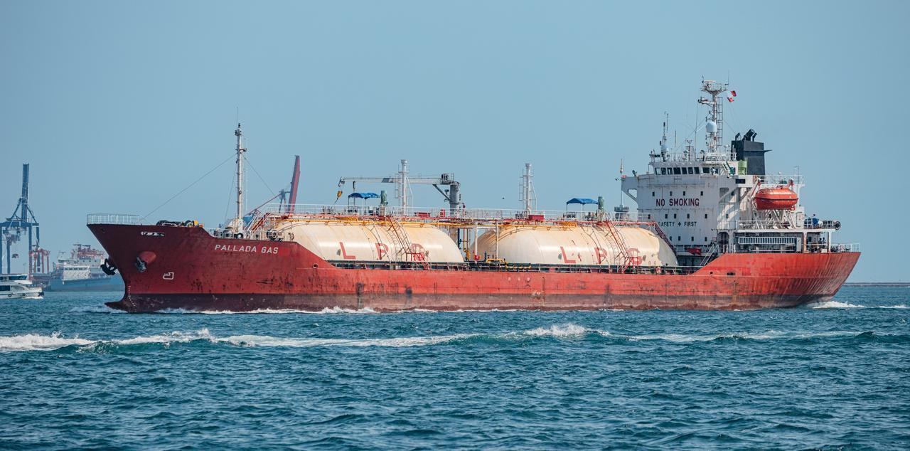 An LPG tanker sails through the Bosphorus in Istanbul, Türkiye, July 9, 2024. (Adobe Stock Photo)