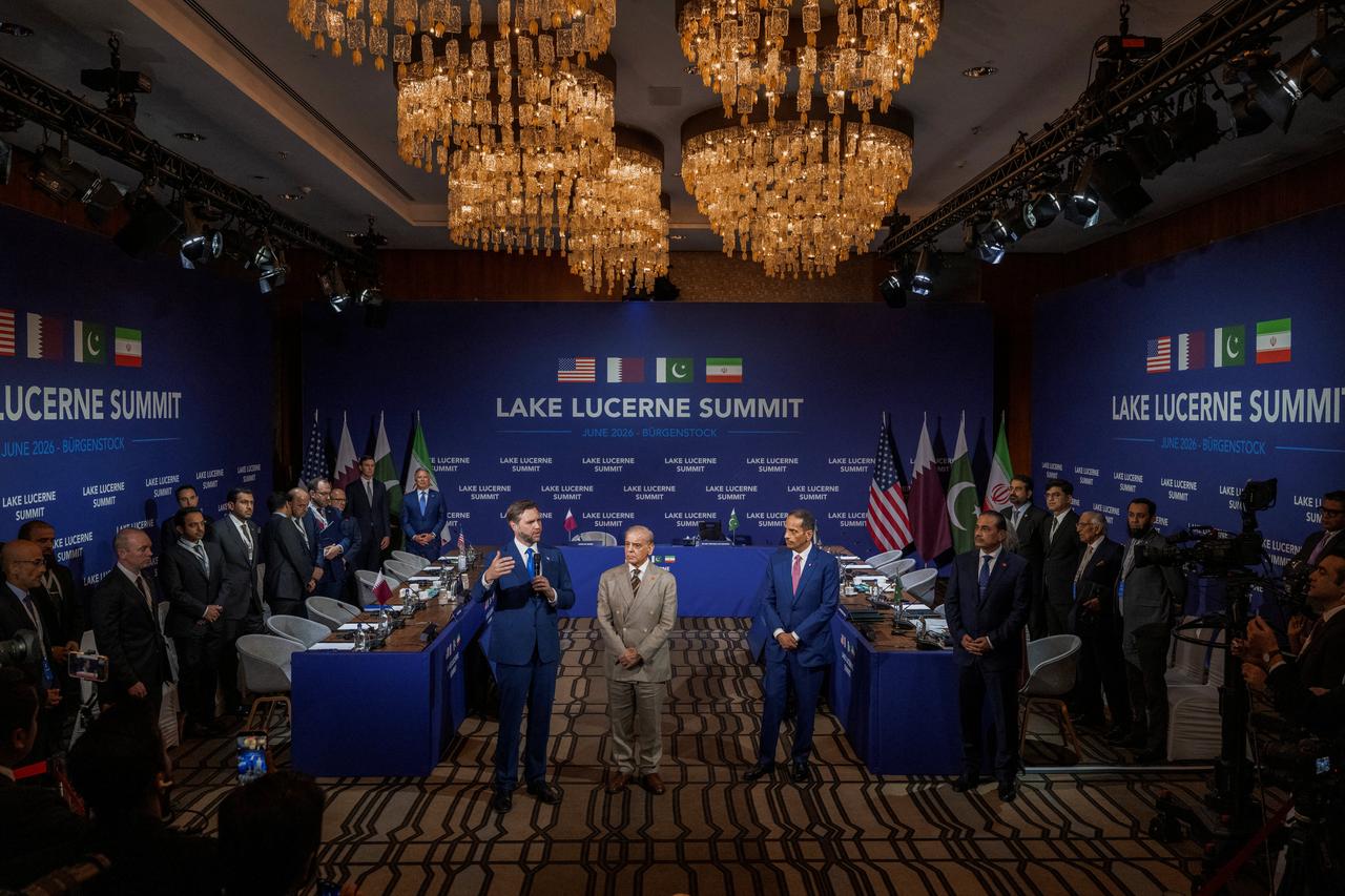 (L to R) US Vice President JD Vance speaks next to Pakistan's PM Shehbaz Sharif, Qatar's PM Sheikh Mohammed bin Abdulrahman bin Jassim al-Thani and Pakistan's Chief of Army Staff Field Marshal Asim Munir at the Burgenstock luxury hotel, Switzerland, June 21, 2026. (AFP Photo)