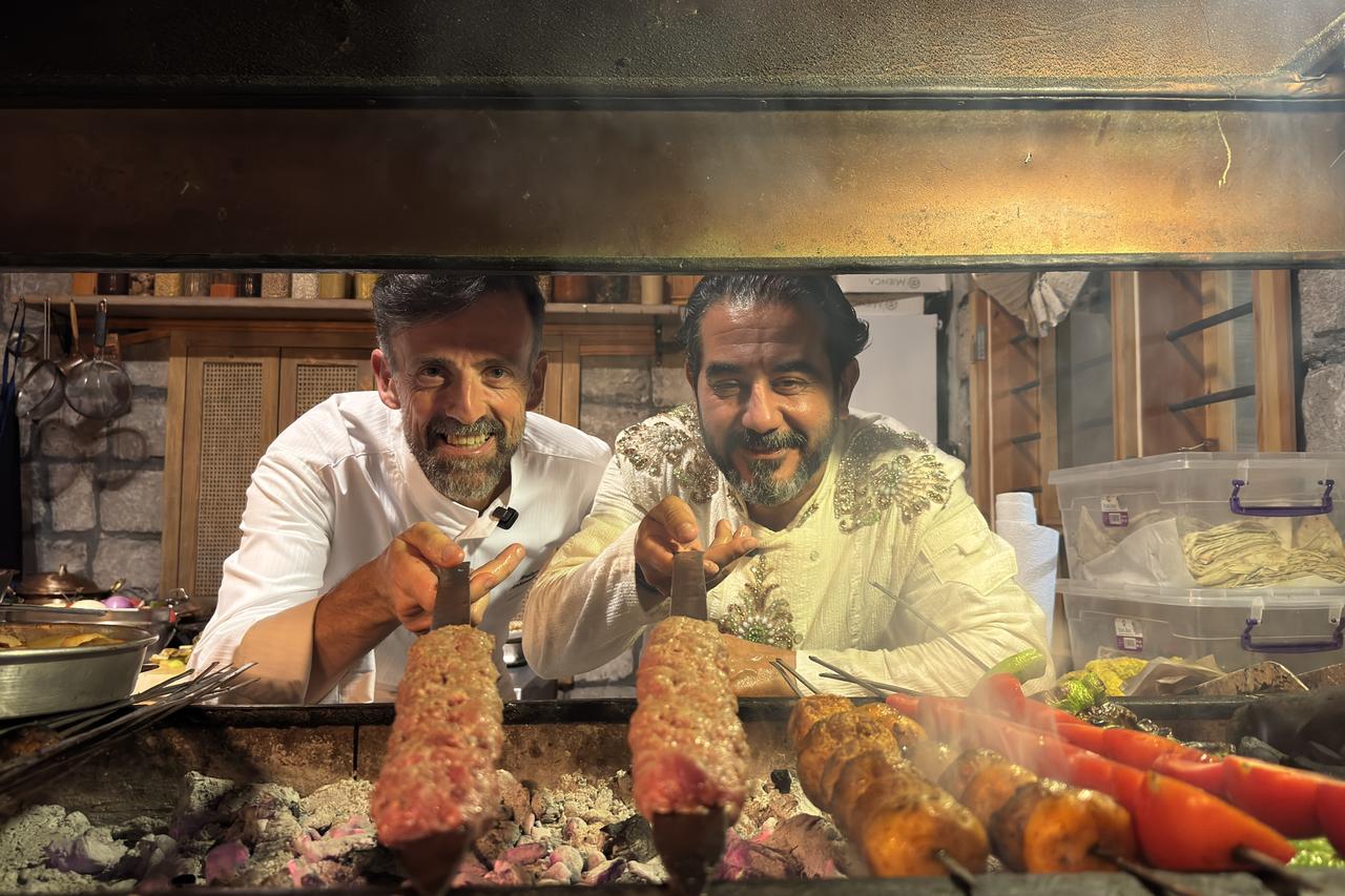 French embassy chef learns Adana kebab from local master in southern Türkiye