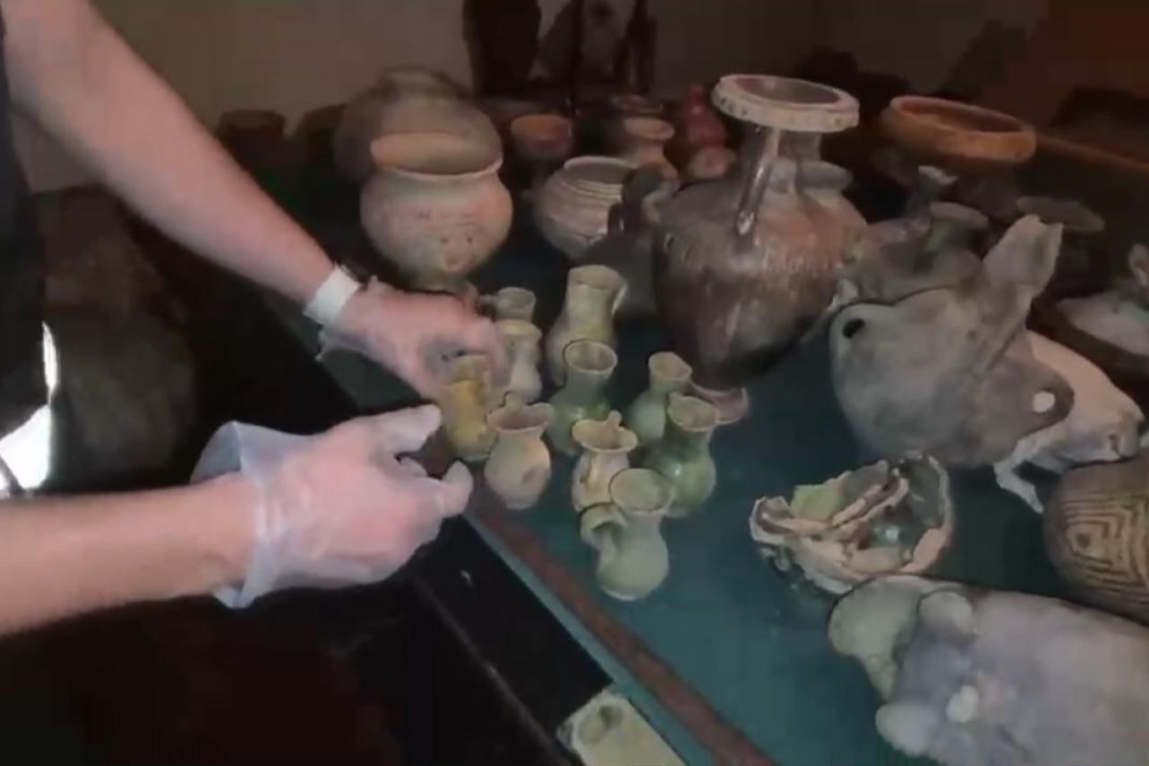 Istanbul police seize over 10,000 artifacts in anti-smuggling operation