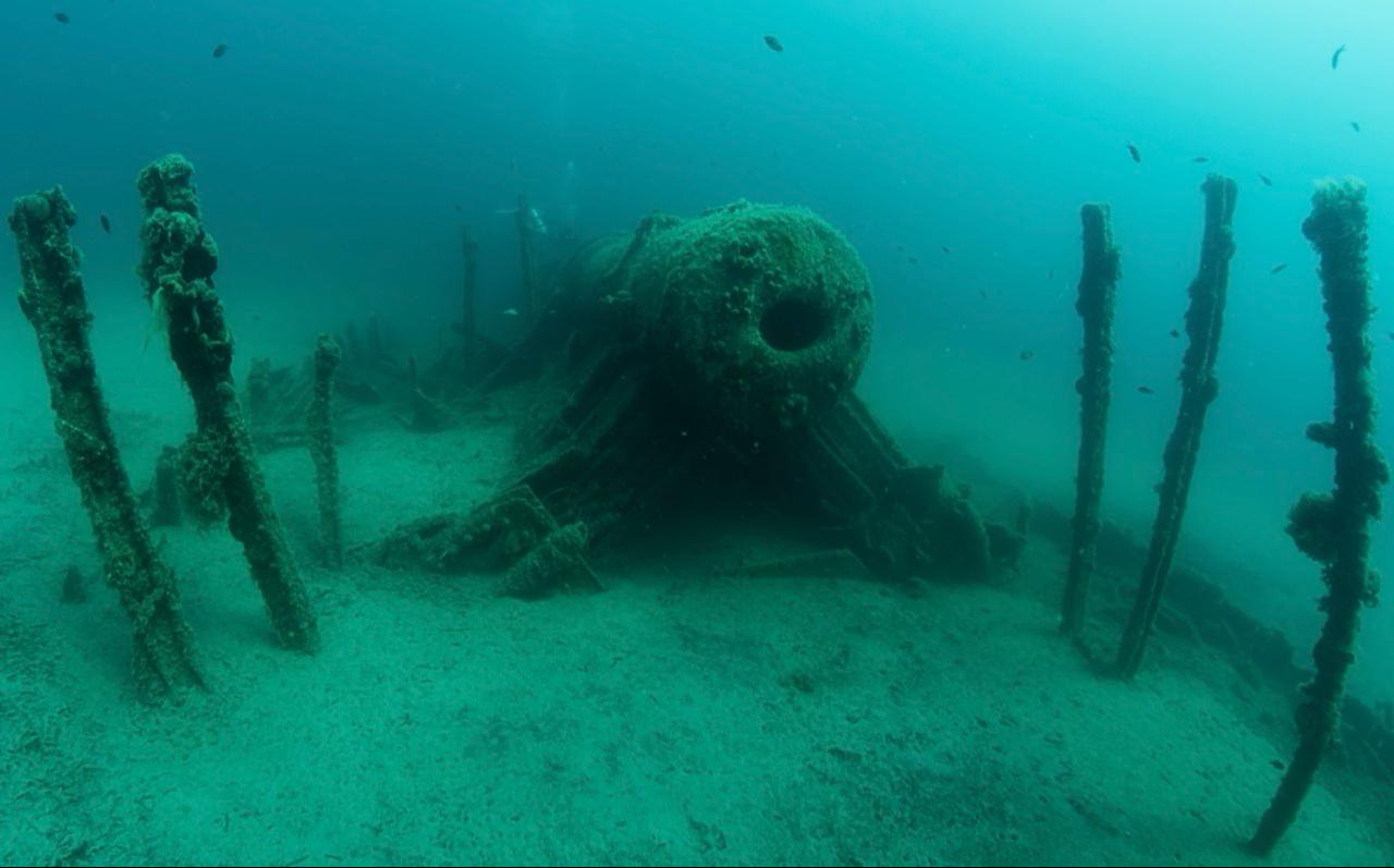 A century-old war wreck lies on the seabed in the Canakkale Strait, where Türkiye has begun new conservation work. (AA Photo)
