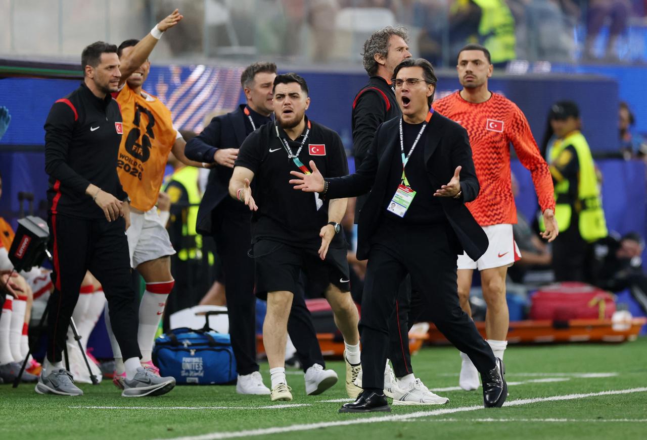 Vincenzo Montella, head Coach of Türkiye, reacts during the FIFA World Cup 2026 Group D match between Türkiye and USA at Los Angeles Stadium in Inglewood, California, June 25, 2026. (AFP Photo)