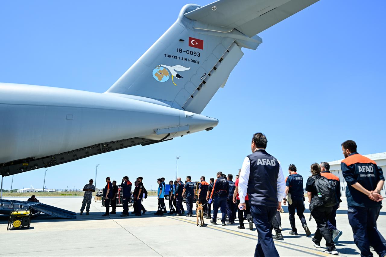 Türkiye sends rescue teams to Venezuela after deadly twin quakes Image