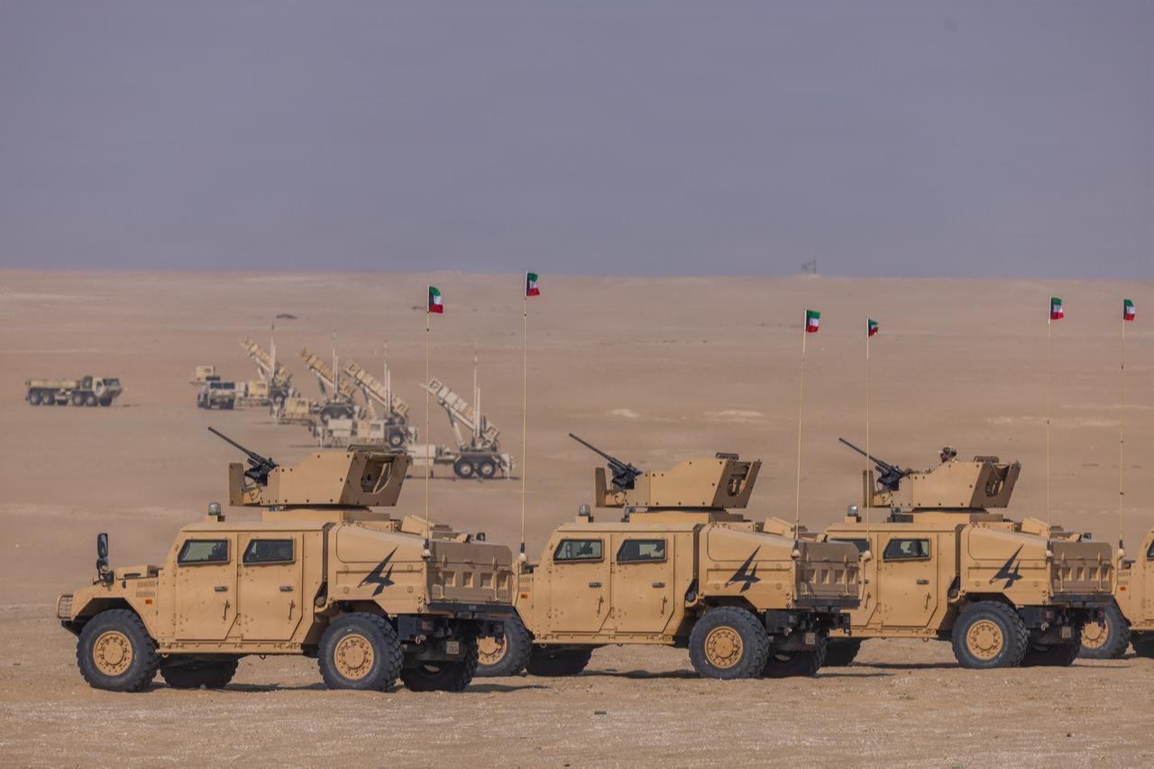 Task Force Shikra participates in a live fire with AH-64D Apache attack helicopters during exercise Sky Shield at the Udari Range Complex, Kuwait, Dec. 5, 2025. (Photo via U.S. Army)