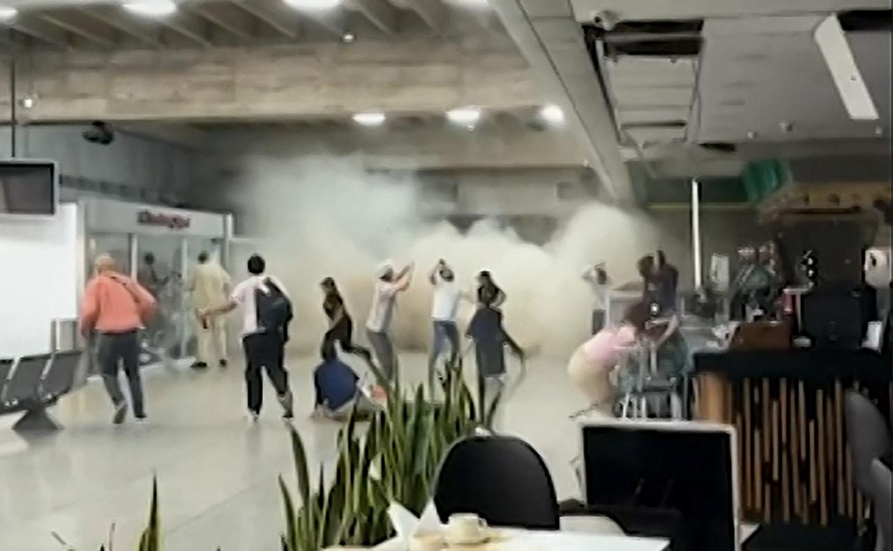 An image grabs obtained on June 25, 2026 from UGC images published on the official Instagram account of Venezuelan Deputy for the State of Barinas Wilmer Azuaje allegedly shows parts of the Simon Bolivar airport collapsing on June 25, 2026.  June 25, 2026. (AFP Photo)