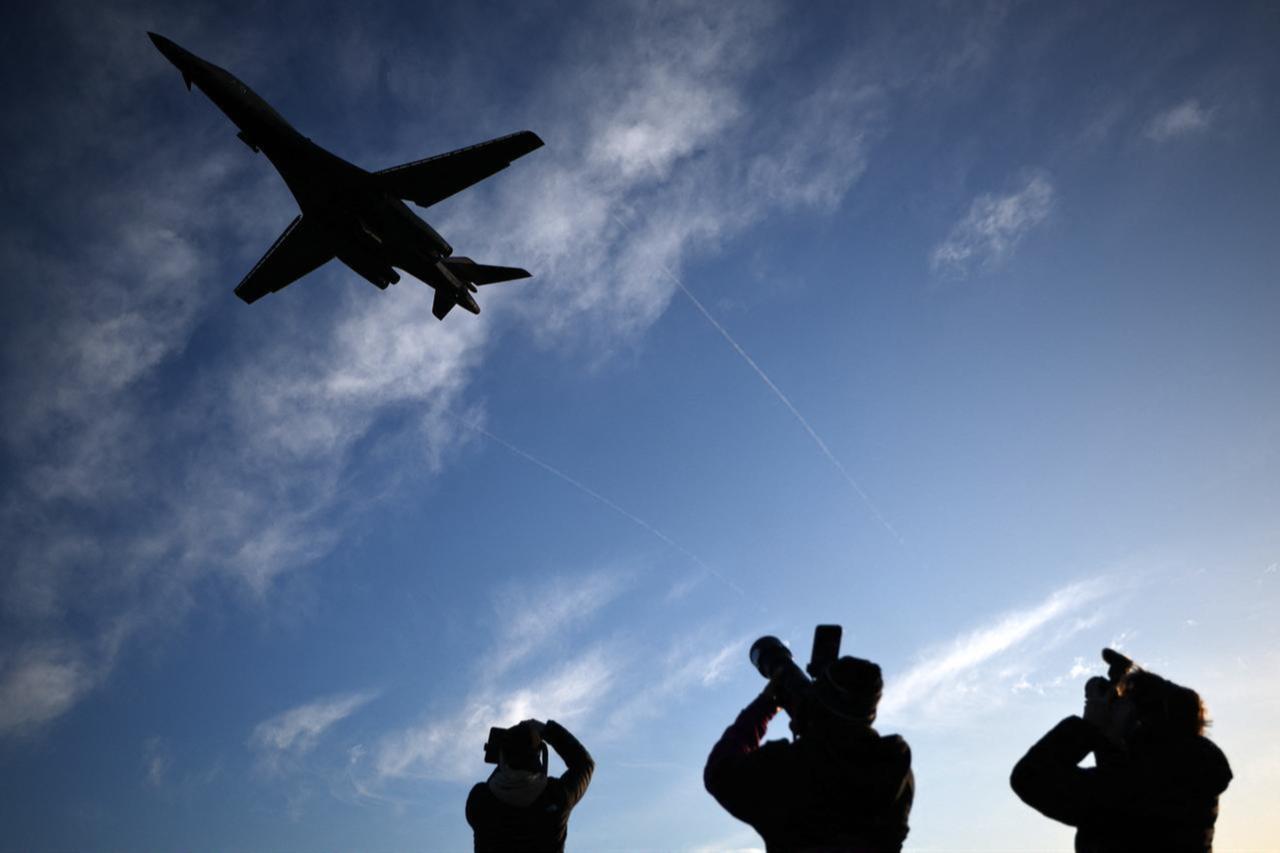 China, Russia planes enter South Korea air defense zone, Seoul says