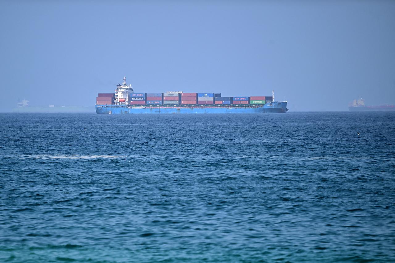 Iran, Oman hold first joint Hormuz committee meeting in Muscat