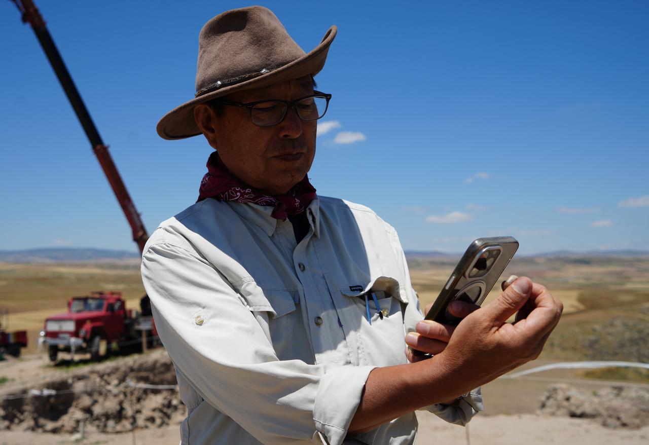 Assoc. Prof. Kimiyoshi Matsumura is seen during fieldwork at the Buklukale excavation site in Kirikkale, central Türkiye. (IHA Photo)
