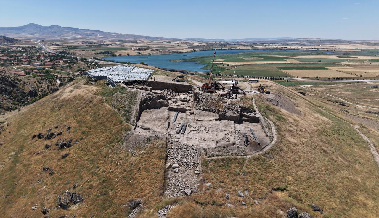 An aerial view shows the upper section of the Buklukale excavation site in Kirikkale, central Türkiye. (IHA Photo)