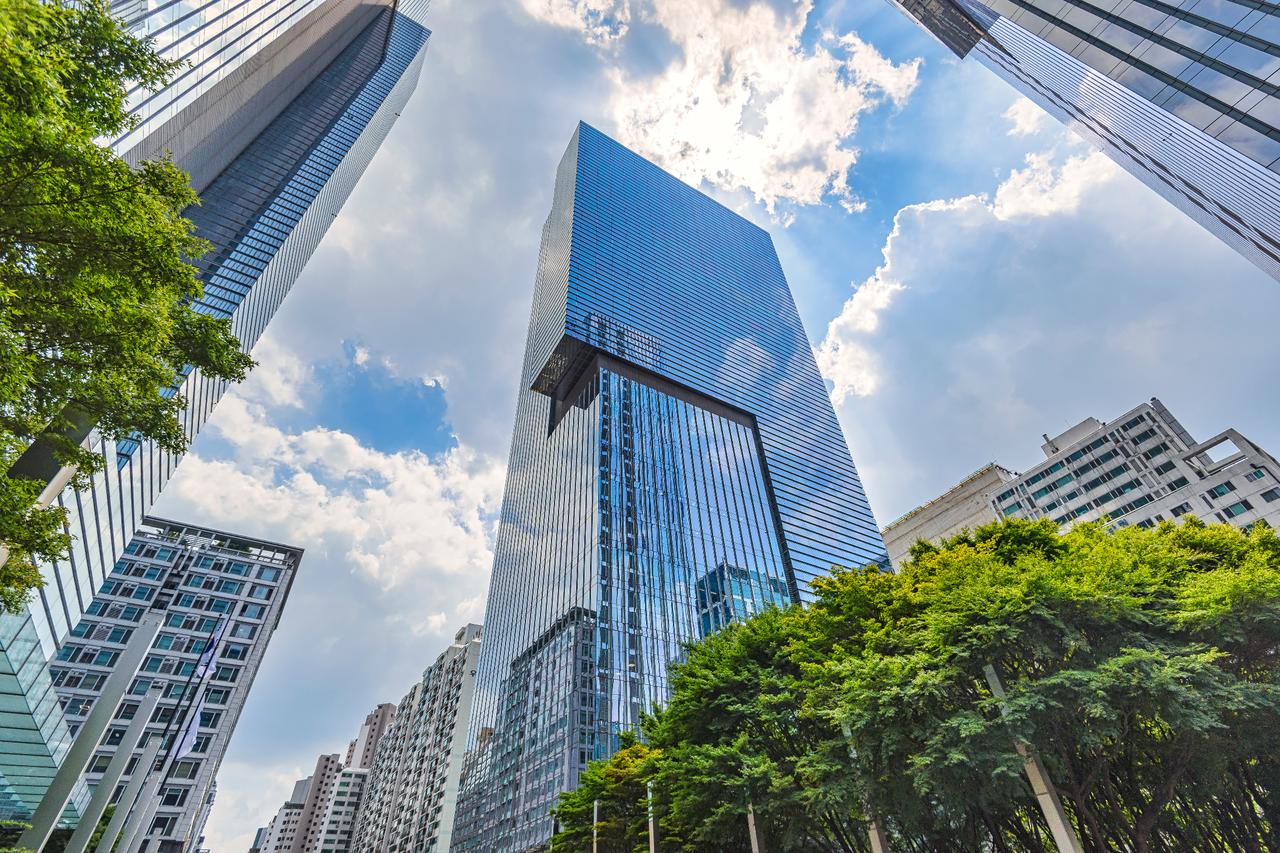 South Korea rolls out $1.2T chip, AI investment plan led by Samsung and SK hynix