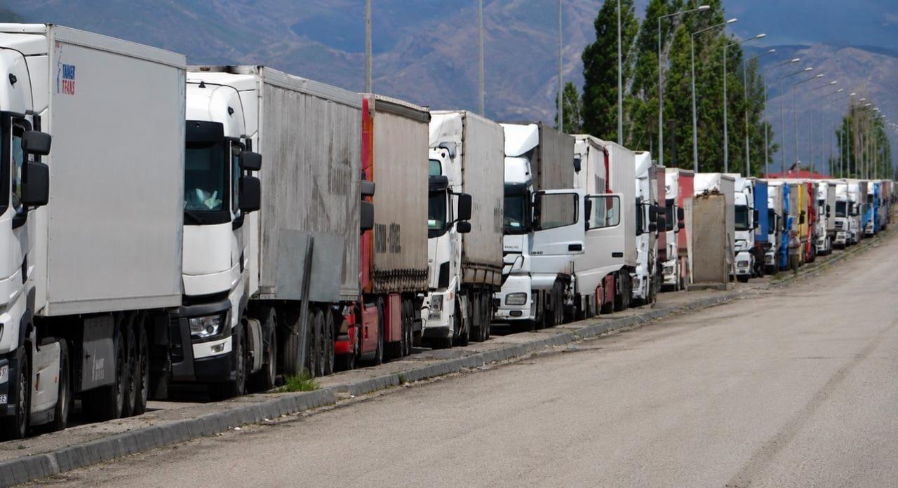 Freight trucks queue near the Gurbulak Border Gate in Agri province, eastern Türkiye, May 29, 2026. (IHA Photo)