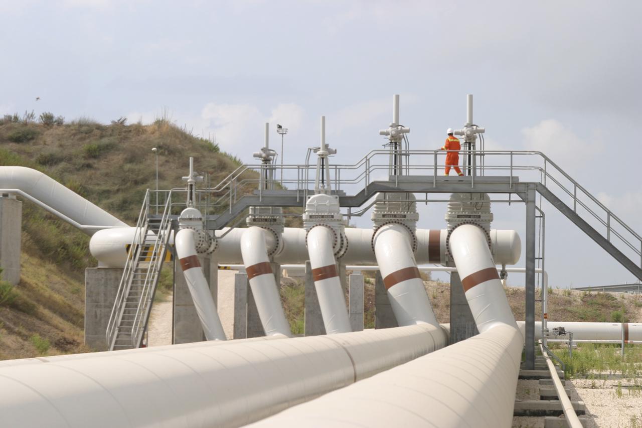 BP hands Baku-Tbilisi-Ceyhan pipeline control to Azerbaijan's SOCAR