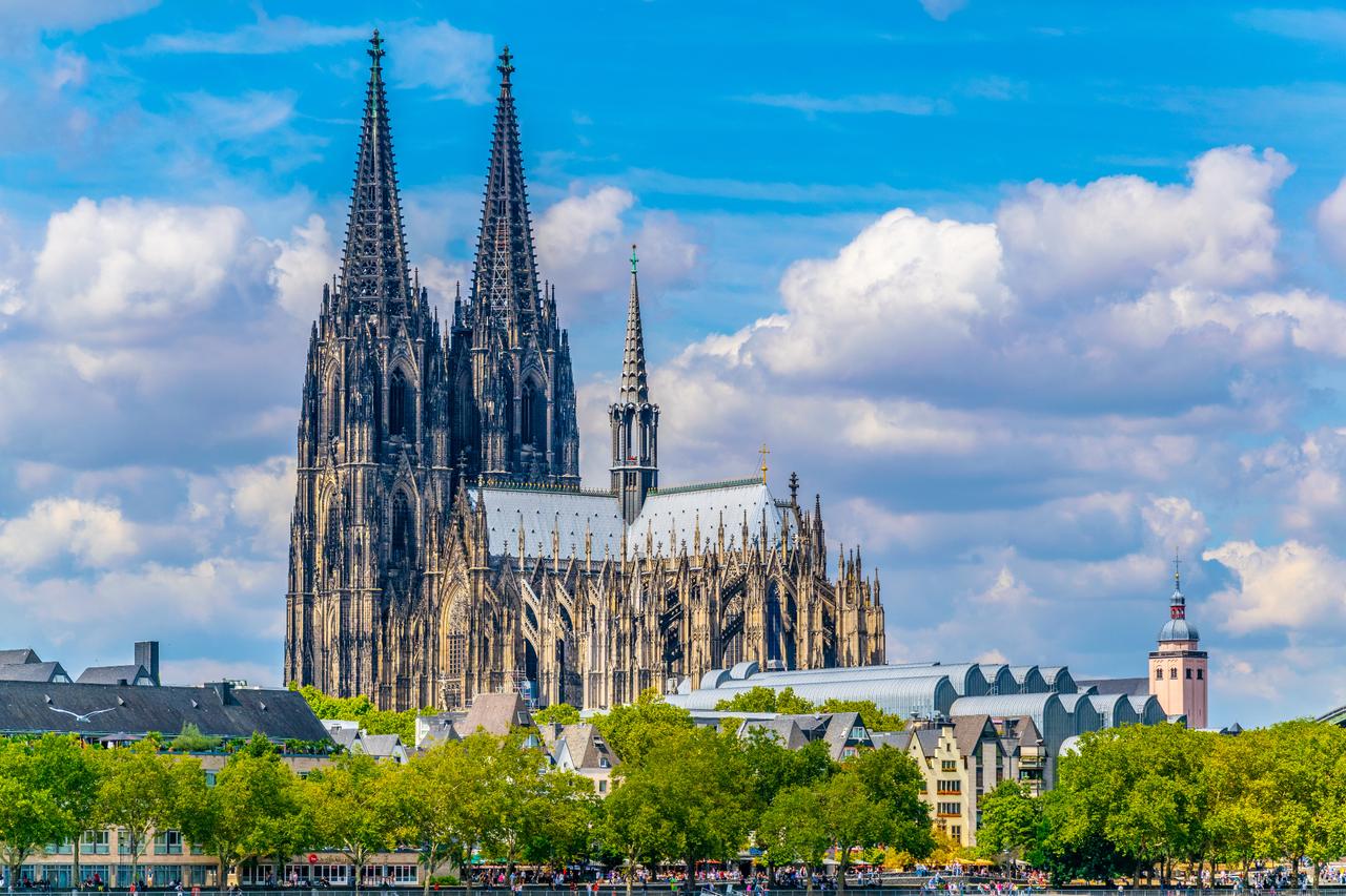 Cologne Cathedral to start charging tourists €12 entry fee amid rising costs