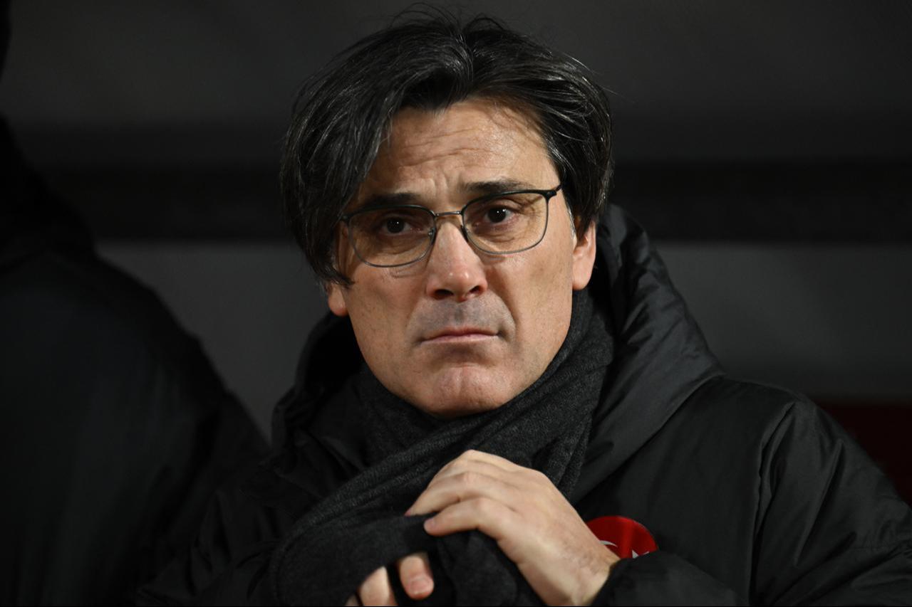 Türkiye's headcoach Vincenzo Montella looks on during the FIFA World Cup 2026 European qualification final football match between Kosovo and Türkiye at the Fadil Vokrri stadium in Pristina, March 31, 2026. (AFP Photo)