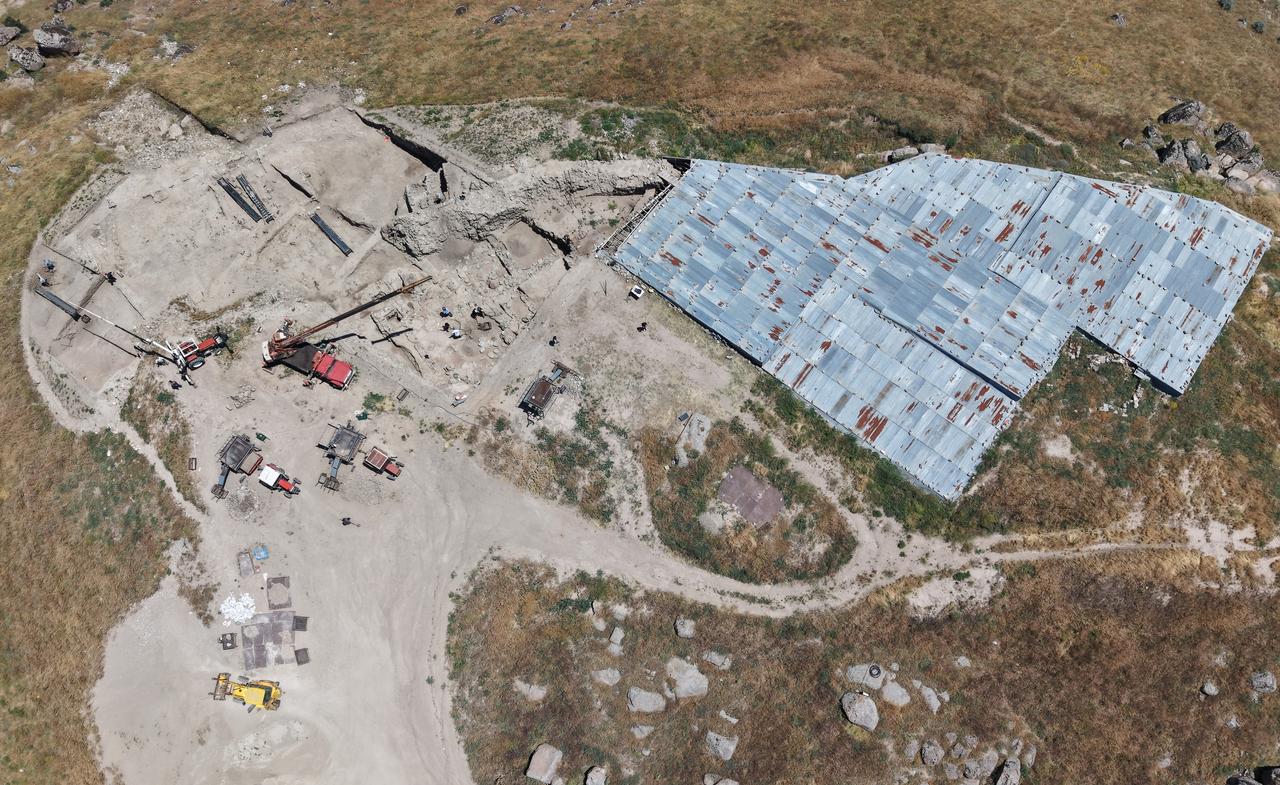 An aerial view shows the excavation zones and protective roofing at the ancient site of Buklukale in Kirikkale, central Türkiye. (IHA Photo)