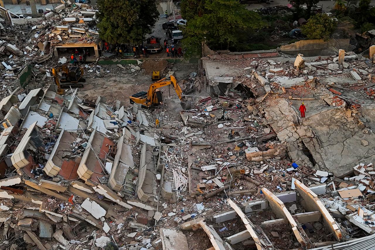 Venezuela quake damage may top 58,000 buildings, NASA data shows