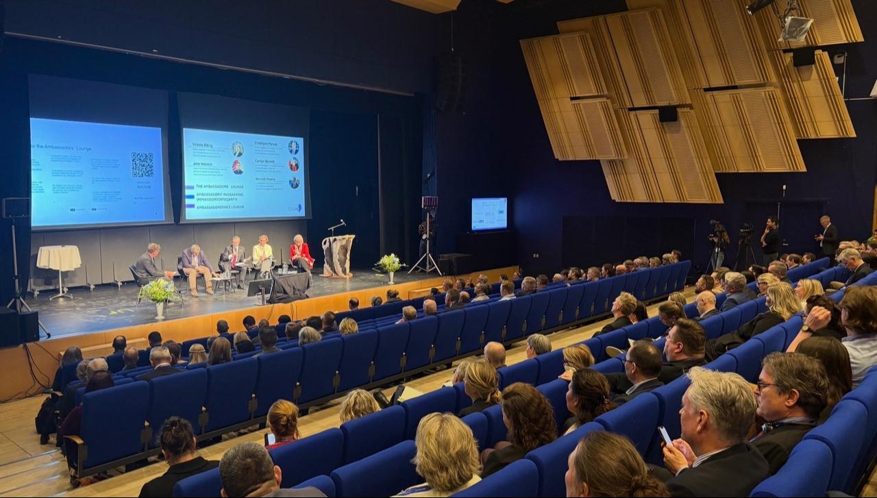 Head of Missions in the Kingdom of Denmark; Kenneth Howery of the United States, Victoria Billing of the United Kingdom, Carolyn Bennett of Canada and Christophe Parisot of France speaks at “Ambassadors’ Lounge” Panel during Future Greenland 2026 Conference (Photo: Esra Öztürk)