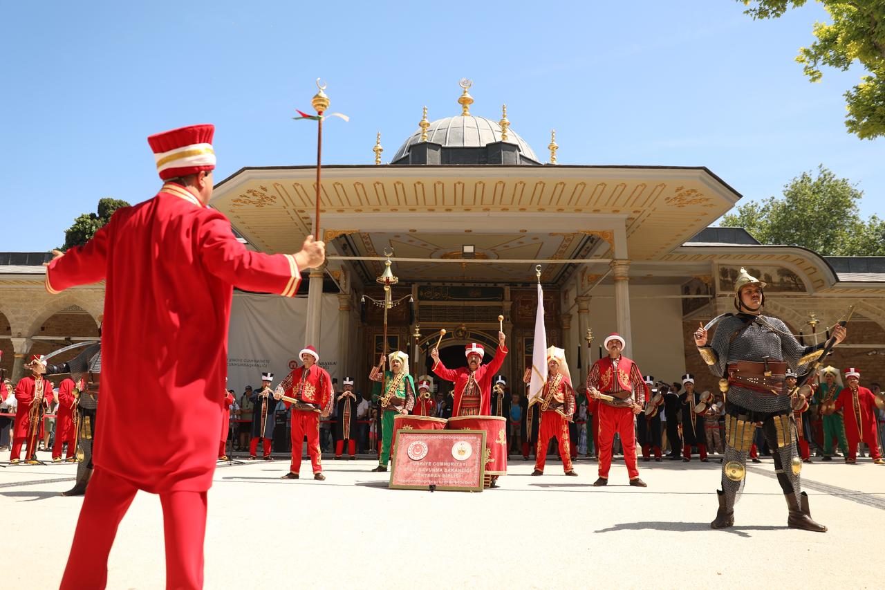 Ottoman military band marches back to Türkiye's palaces