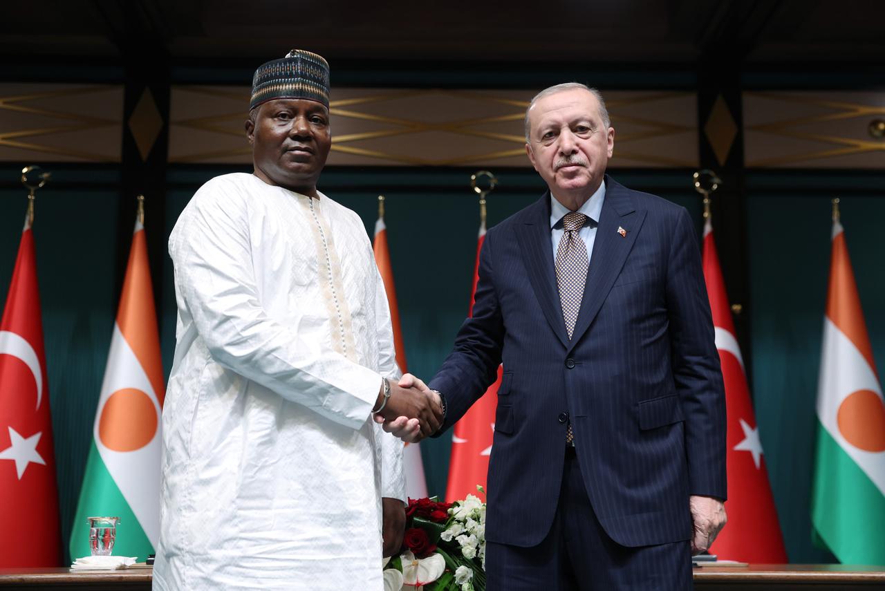 Recep Tayyip Erdogan (R) and Nigerien President Abdourahamane Tchiani (L) hold a joint press conference following their one-on-one and delegation-level meetings ceremony at the Presidential Complex in Ankara, Türkiye on June 04, 2026. ( Turkish Presidency / Murat Kula - Anadolu Agency )