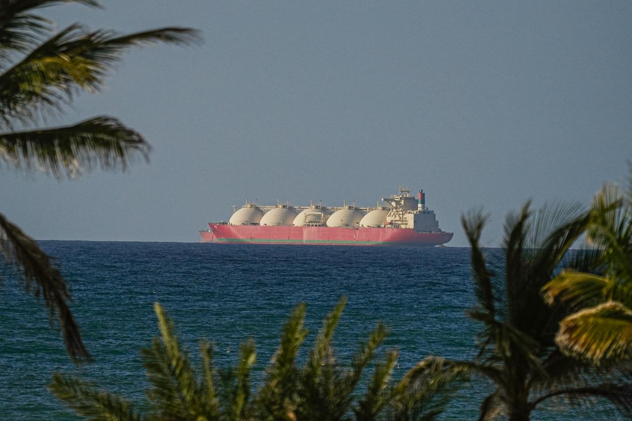 Explosion halts oil loading at Oman's Mina al Fahal terminal: Report