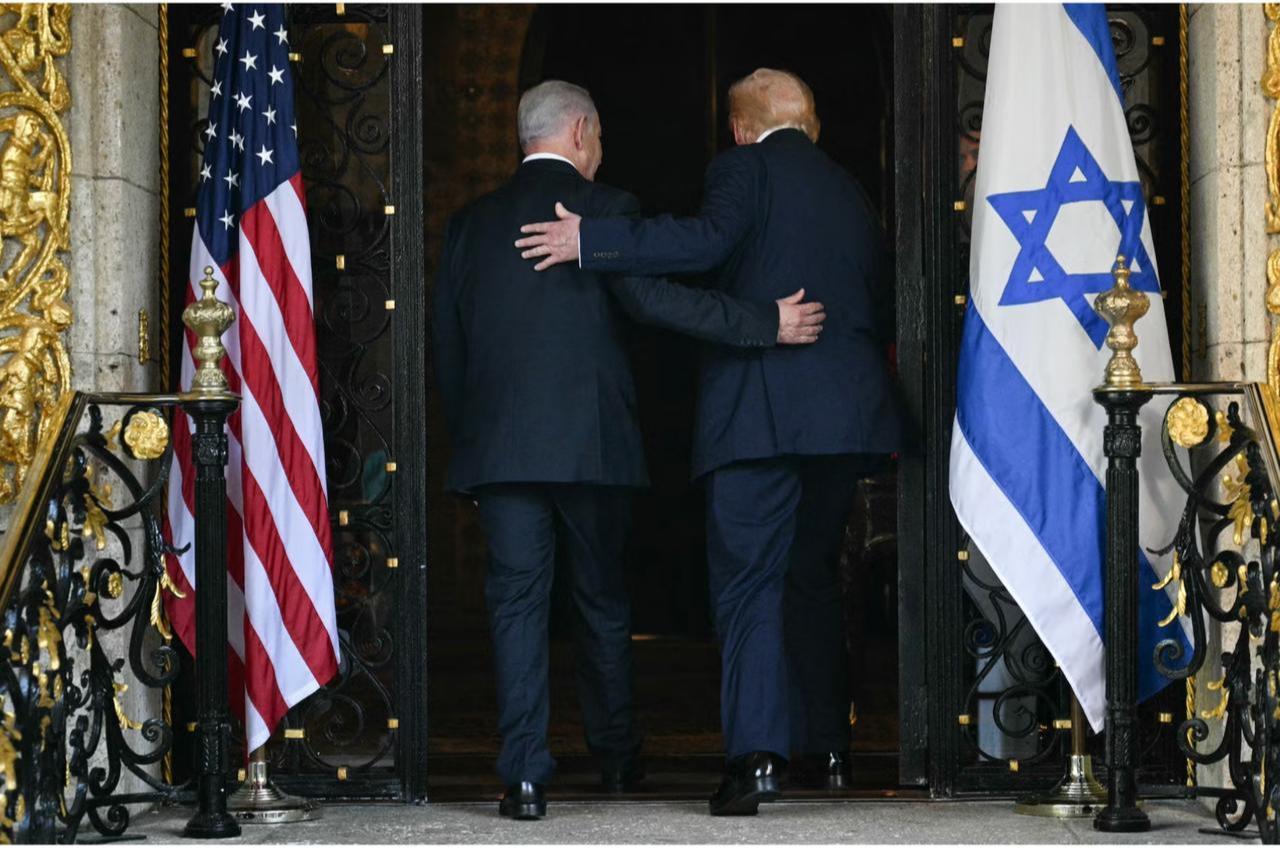 U.S. President Donald Trump, right and Israeli Prime Minister Benjamin Netanyahu walk inside after Netanyahu arrived at Trump’s Mar-a-Lago residence in Palm Beach, Florida, Dec. 29, 2025. (AFP Photos)