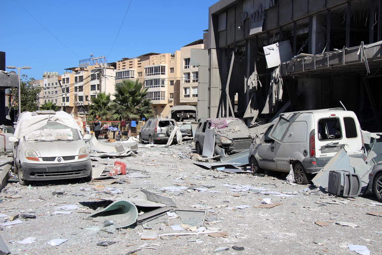 A man inspects the aftermath at the site of an Israeli strike that hit the previous day in the southern Lebanese coastal city of Tyre, June 5, 2026. (AFP Photo)