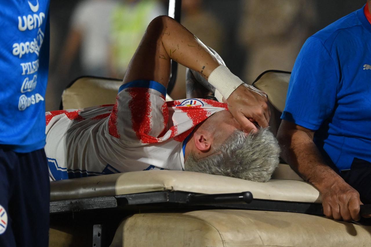 Paraguayan star Julio Enciso injured, doubts over Türkiye World Cup clash Image