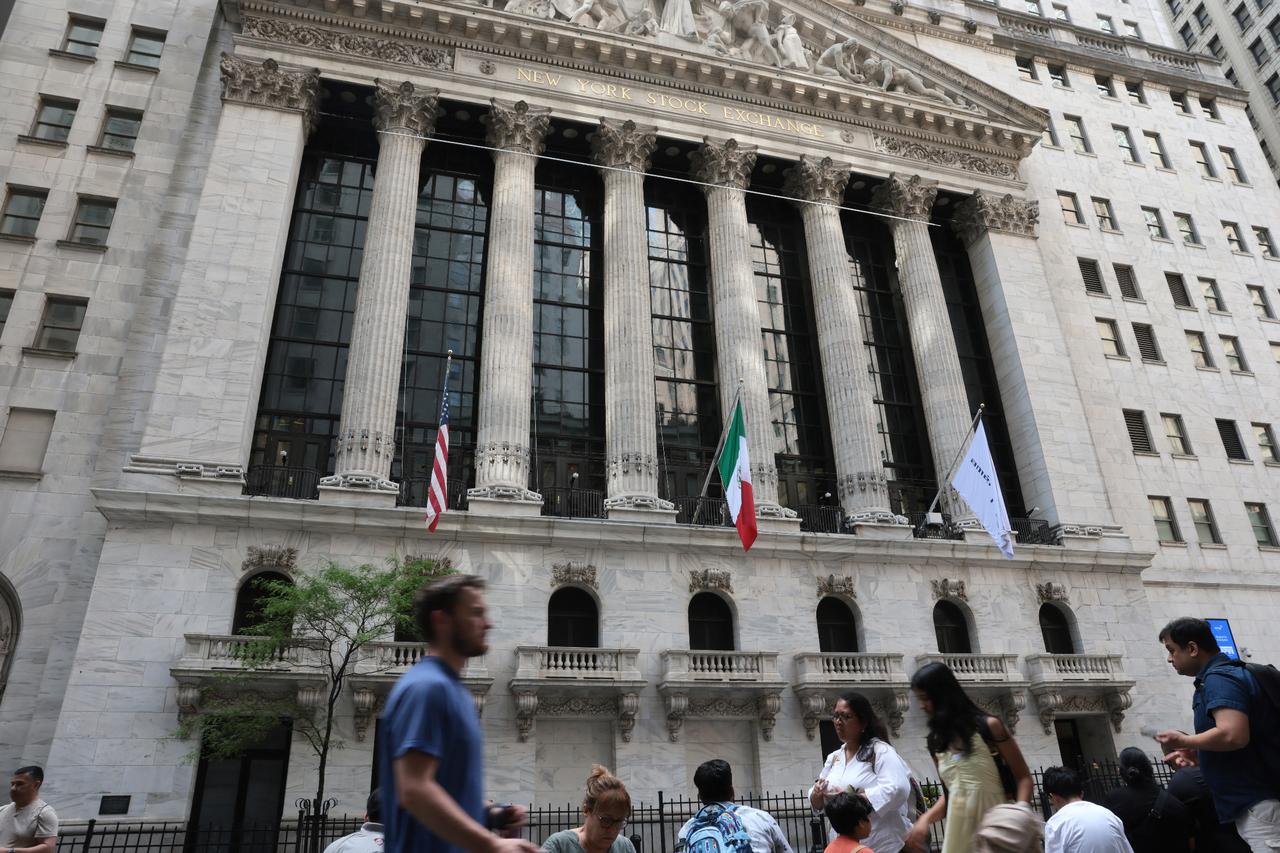 Stocks, gold, bitcoin crash as strong US jobs data fuels hawkish Fed bets