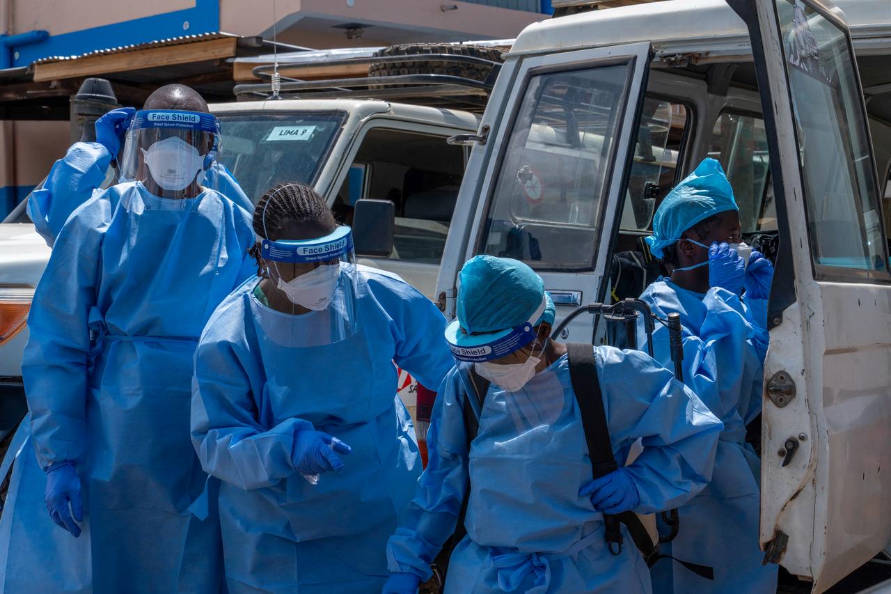 Teams responsible for dignified and safe burials are preparing to retrieve the body of a person suspected of having died from Ebola in Bunia, in the eastern Democratic Republic of the Congo, June 5, 2026. (AFP Photo)