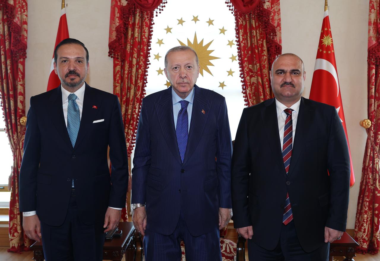 Turkish President Recep Tayyip Erdogan (C) receives Kirkuk Governor Mehmet Seman Aga (R) during a reception in Ankara, Türkiye. (Photo via Turkish Presidency/Mustafa Kamaci)