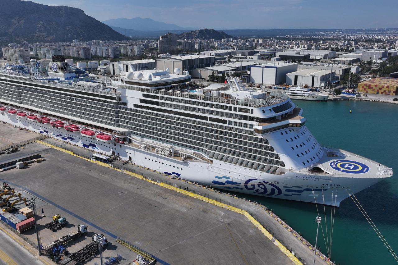 Antalya sees surge in cruise traffic as large vessels join port roster