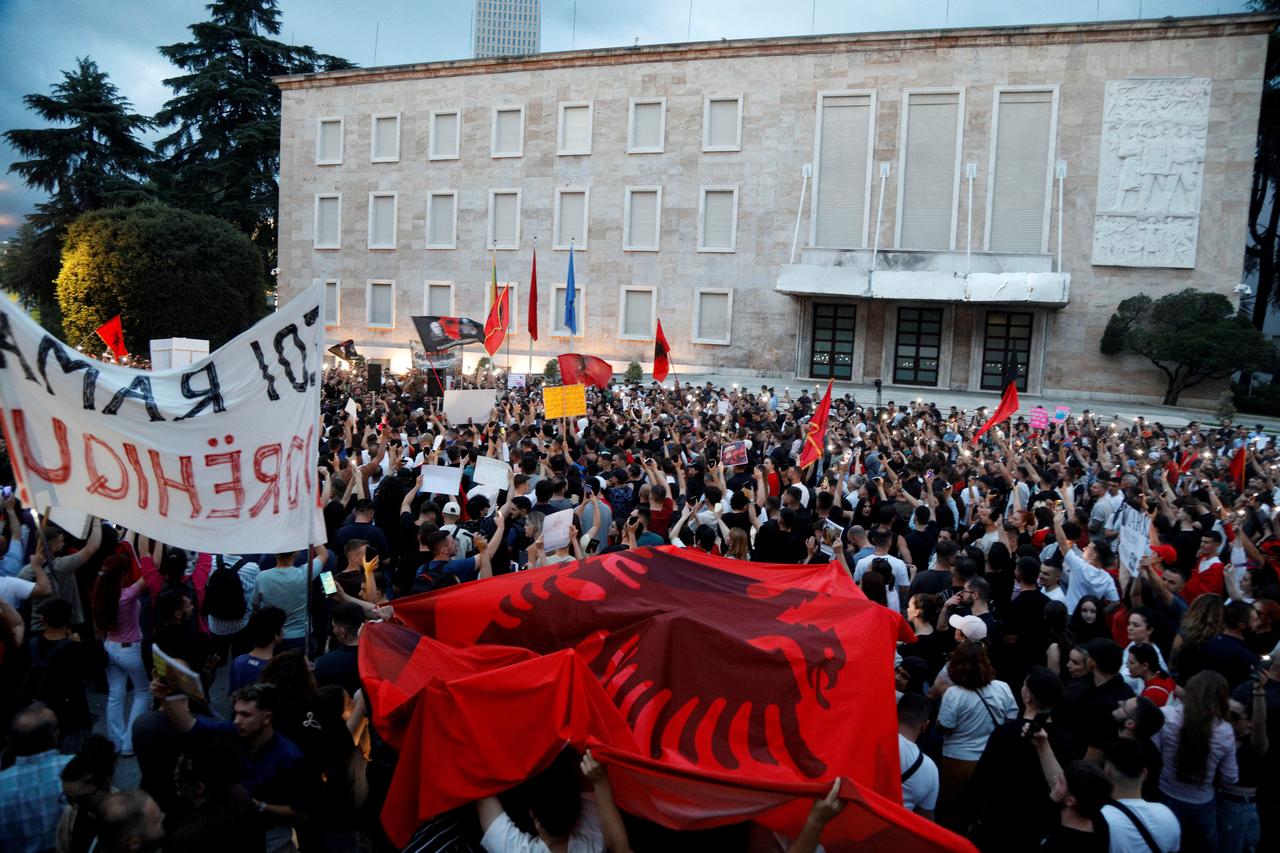 Protestors gather in front of Albania's Prime Minister's Office during the 4th day of demonstration against the construction of a luxury resort near a protected natural area, in Tirana on June 4, 2026. (AFP photo)
