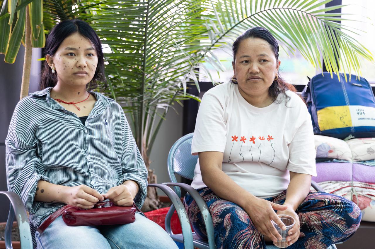 Mountaineer Dawa Sherpa's wife Damu Sherpa (R) and daughter Mendo Lhamu Sherpa (L) wait outside the intensive care unit (ICU) at HAMS Hospital in Kathmandu, Nepal on June 5, 2026. (AFP Photo)