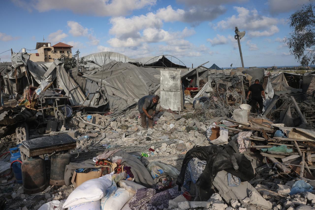 A Palestinian man assesses damage as he stands at the site of an Israeli airstrike in Khan Yunis, southern Gaza Strip, June 7, 2026. (AFP Photo)