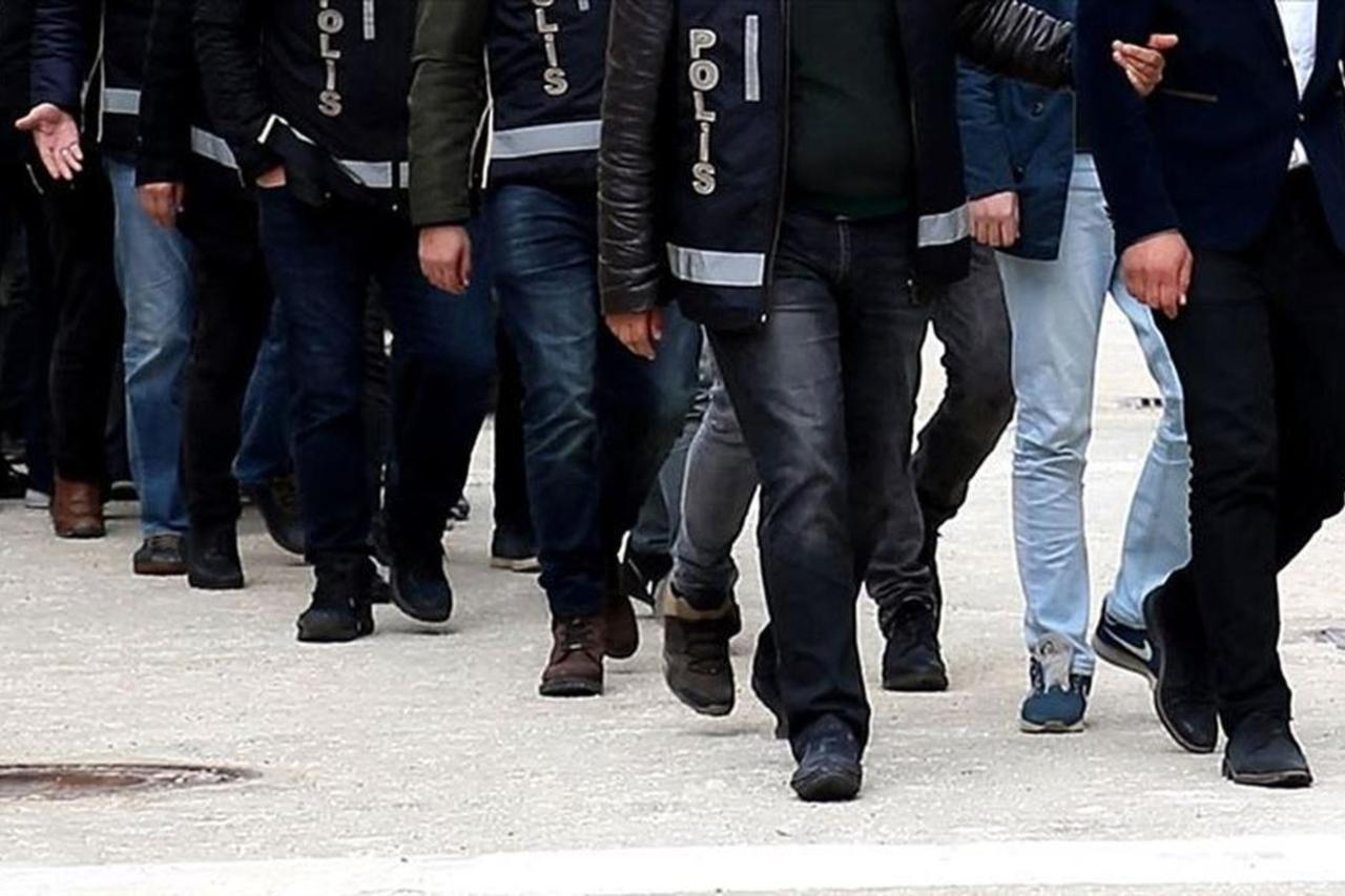Türkiye captures 54 gang members as ringleader remains jailed in Italy