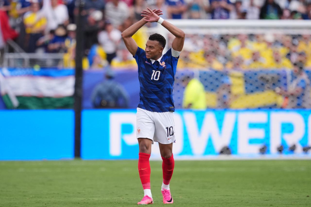 Mbappe brace sinks Sweden as France sets up Paraguay clash in last 16