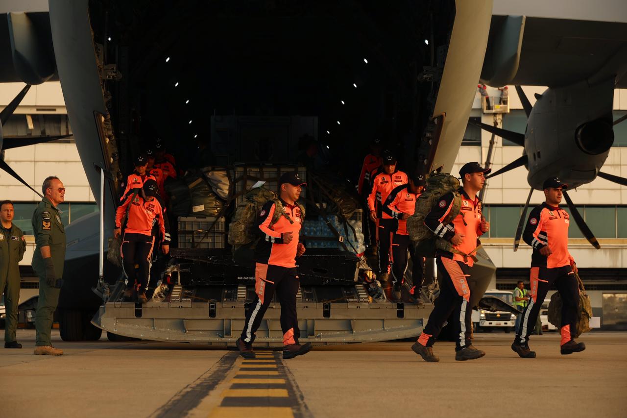 Turkish search and rescue personnel disembark a military transport aircraft upon arrival in Venezuela, where twin magnitude 7.2 and 7.5 earthquakes struck on June 24, 2026. (Photo via STM)