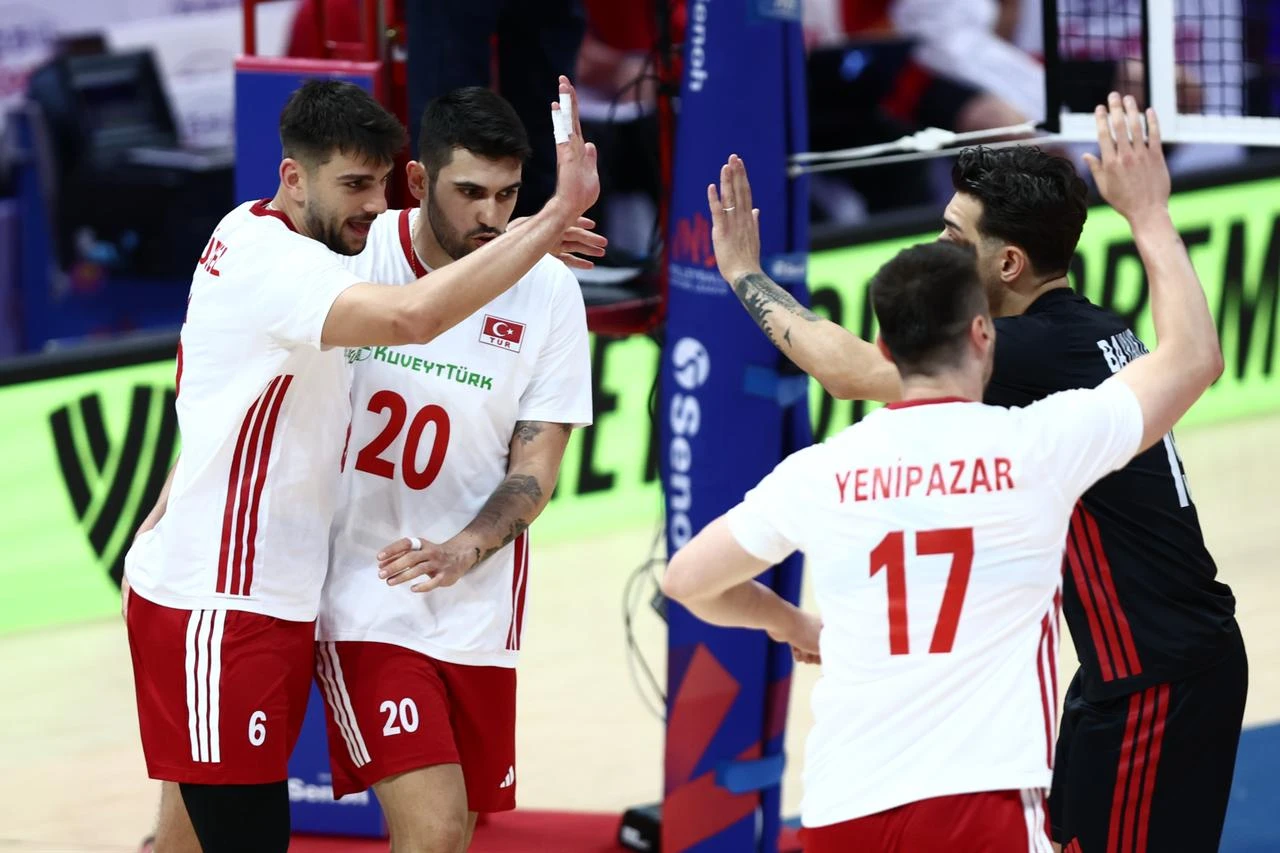 Turkish men’s volleyball team breaks into world’s top 10 