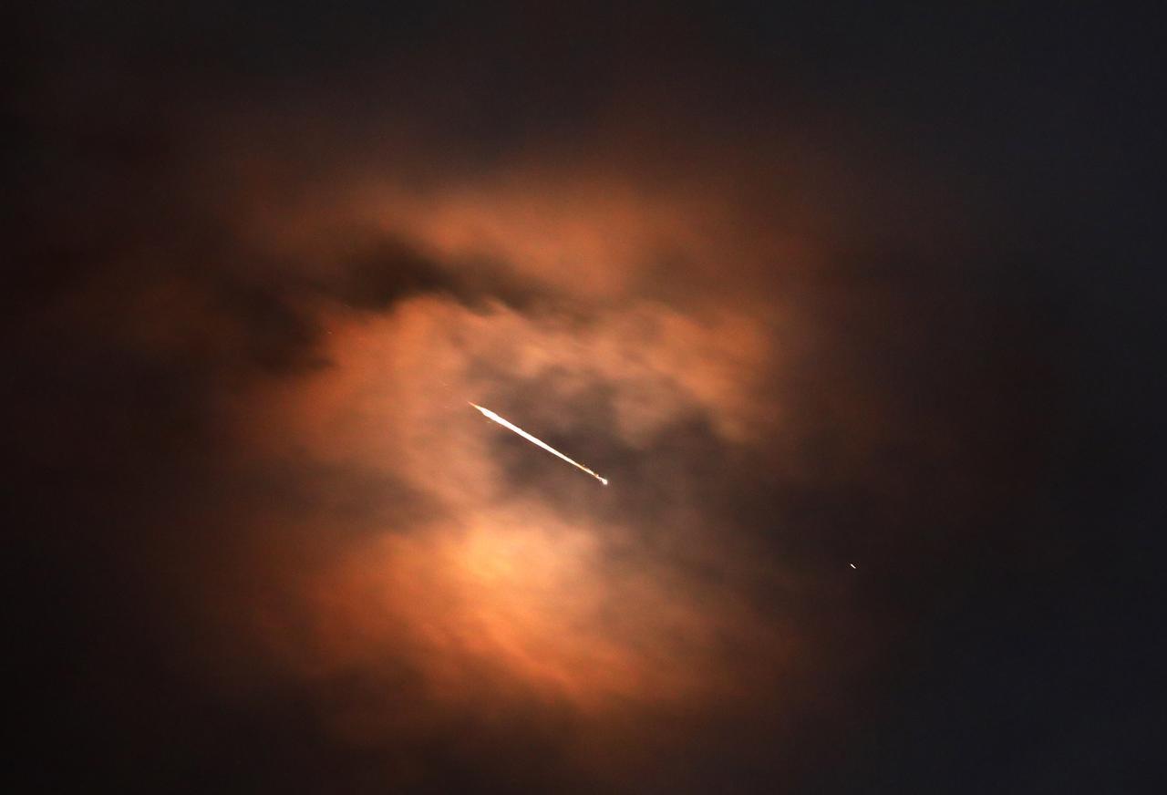 Missiles launched by Iran in retaliation against attacks by the United States and Israel are seen in the skies over Hebron, Palestine, April 7, 2026. (AA Photo)