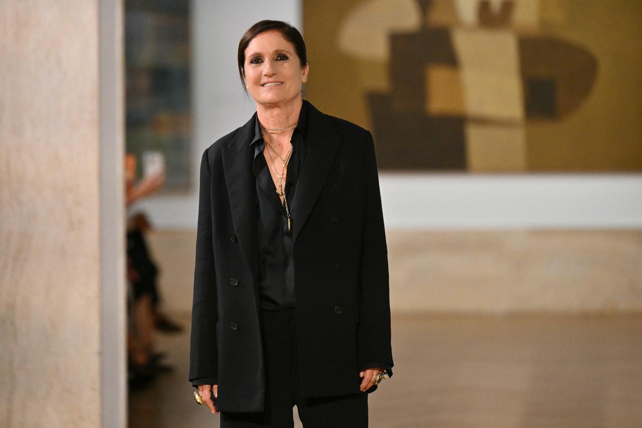 Fendi honors Karl Lagerfeld as Chiuri debuts first couture collection in Rome