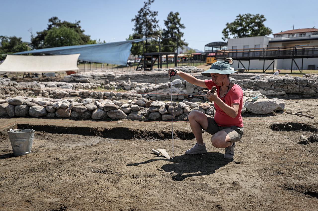 A column base, wall, and floor pavement remains belonging to the Church of Saint Neophytos, where the First Council of Nicaea was held, uncovered during ongoing archaeological excavations in Iznik district of Bursa, Türkiye, July 8, 2026. (AA Photo)