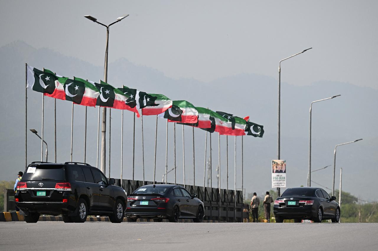 Qatar, Saudi Arabia, Pakistan push for de-escalation as US-Iran war wages
