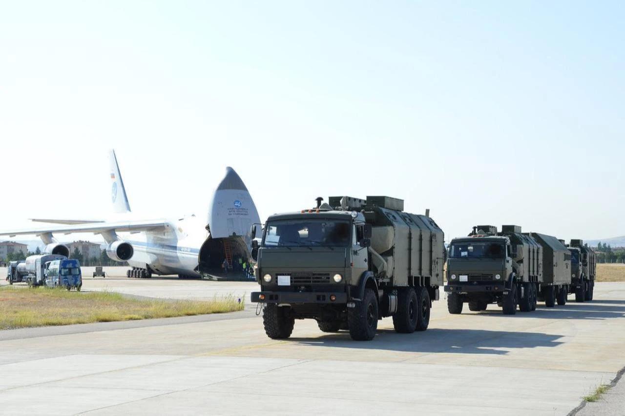 The final parts of the second battery of the Russian S-400 missile defense system arrive at Murted Airbase in Ankara, Türkiye, on September 15, 2019. (AA Photo)