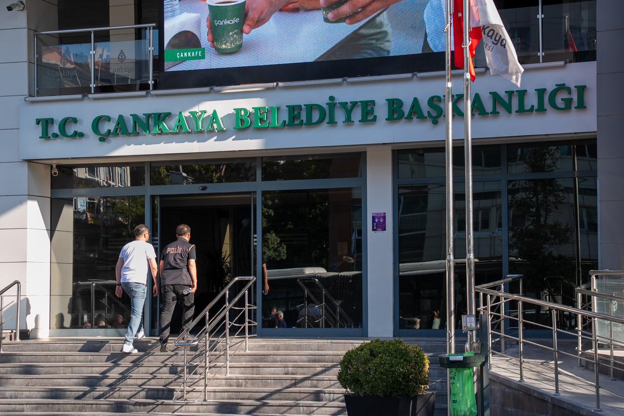 27 detained in Ankara corruption investigation targeting Cankaya mayor