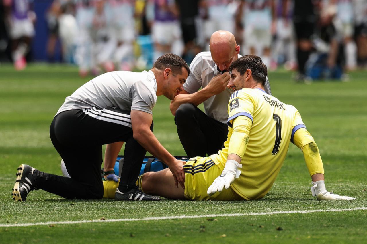 Belgium's goalkeeper #01 Thibaut Courtois receives medical treatment during the 2026 World Cup football tournament quarter-final match between Spain and Belgium at the Los Angeles Stadium in Inglewood, July 10, 2026. (AFP Photo)